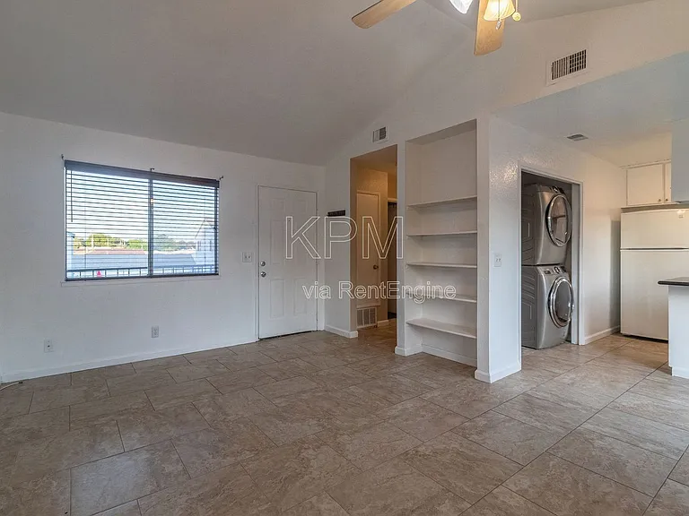 445 Almond Dr #144 — Photo 3