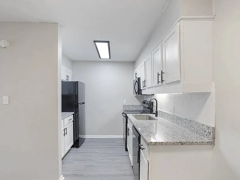 The Onyx Hoover Apartments — Photo 44