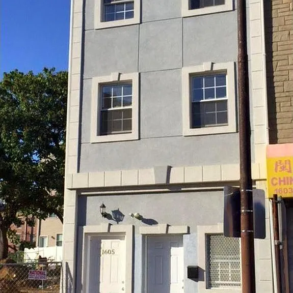 1605 Parrish St #2 — Photo 1