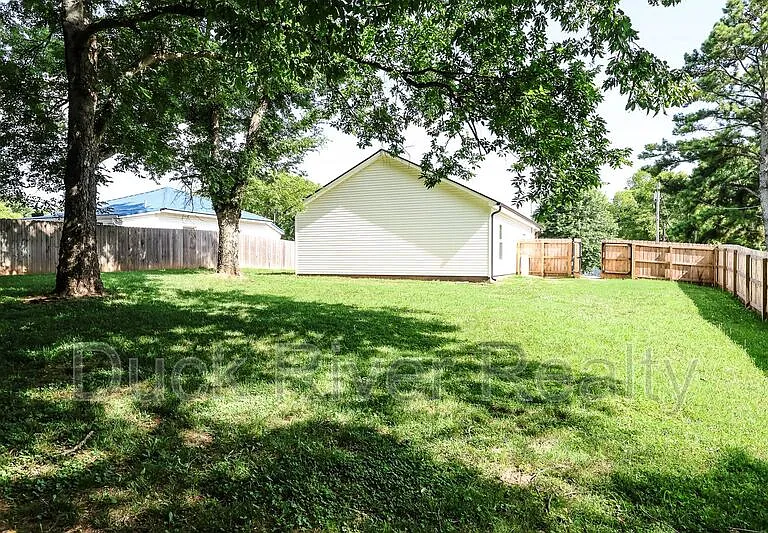 130 Westover Dr — Photo 15