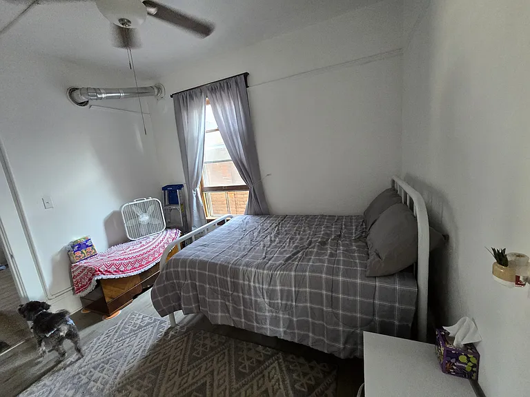 725 Maryland Ave — Photo 2