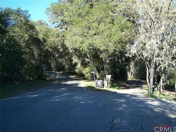 Approaching property on Peachy Canyon, coming from Vineyard Drive.  Willow Creek Rd is to right.