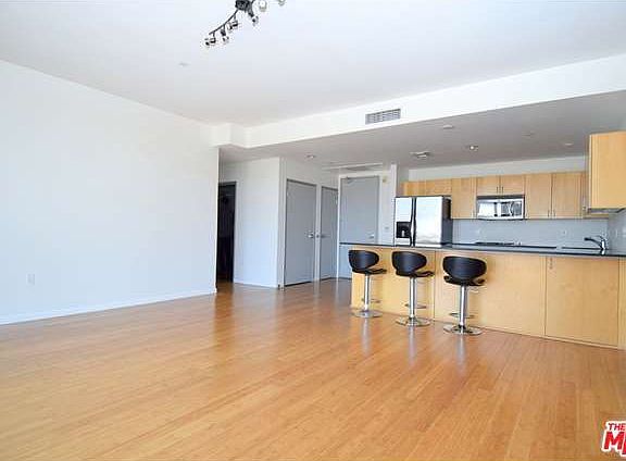 5th image of 285 W 6th St APT 415