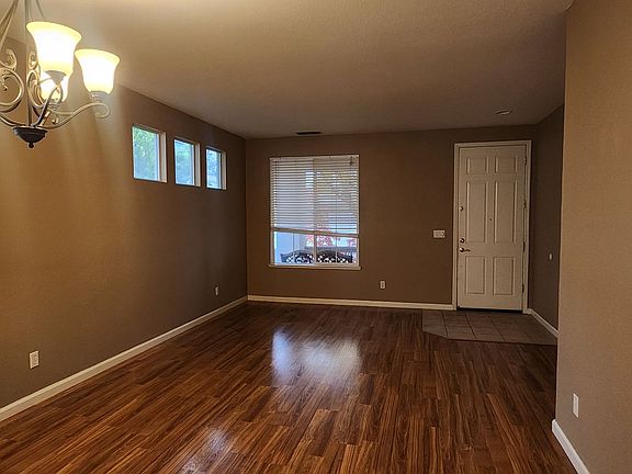 4th image of 9736 Sage Thrasher Cir