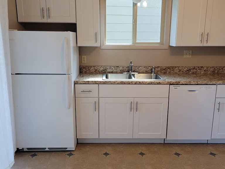 2224 W Foothills Dr #3 — Photo 6