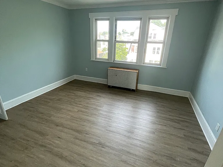 78 Schuyler Ave #3F — Photo 2