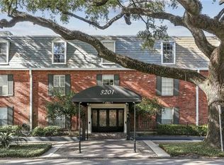 3201 Saint Charles Ave APT 121, New Orleans, LA 70115