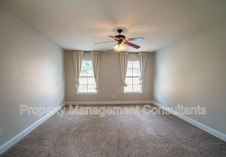 108 Oak Shade Dr — Photo 22