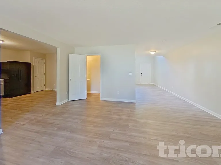 1810 Long Paw Ln — Photo 3