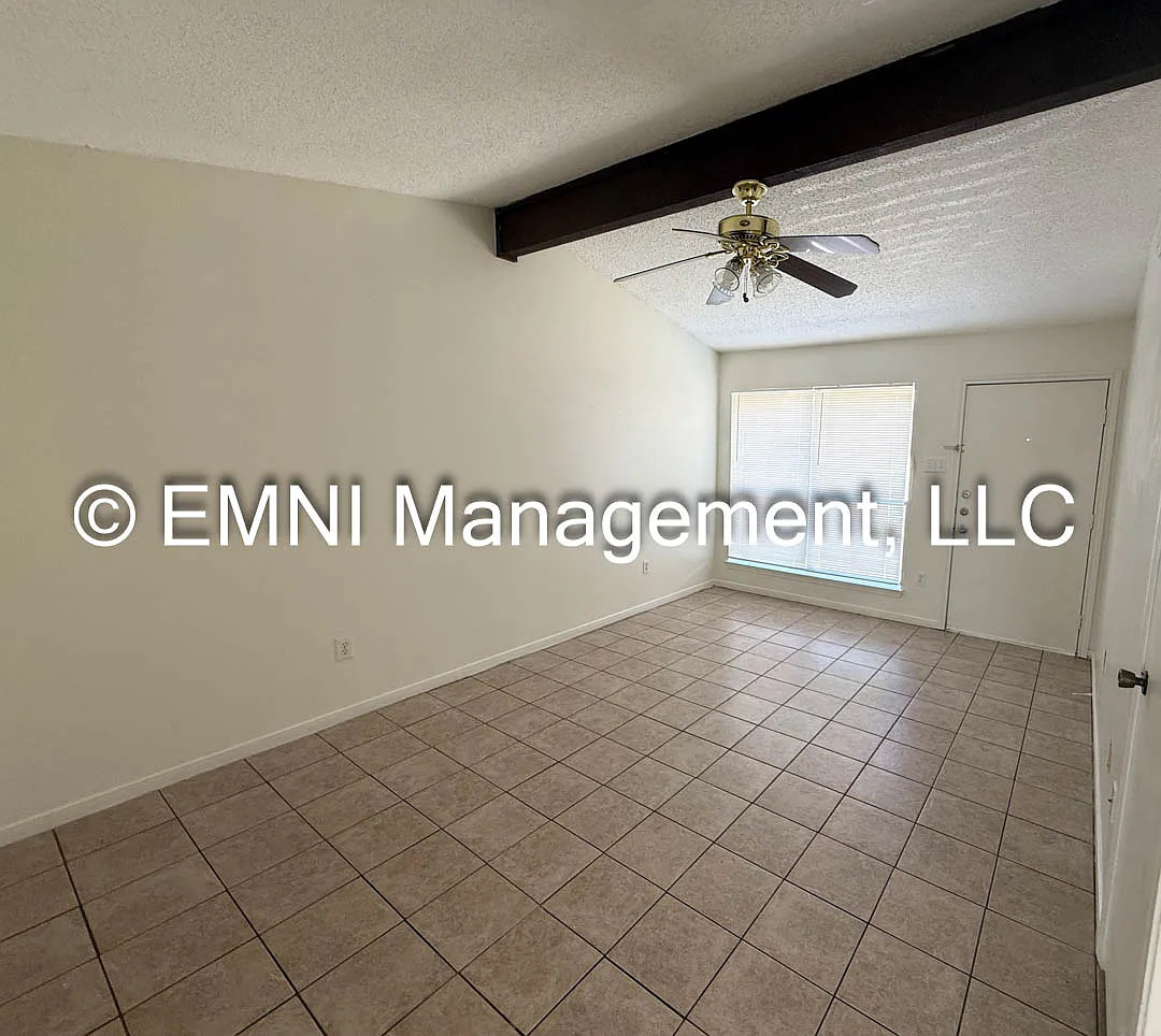 2508 Westcliff Road — Photo 3