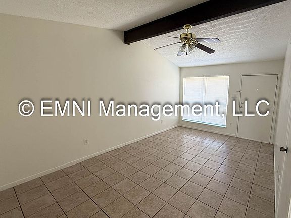 3rd image of 2508 Westcliff Rd