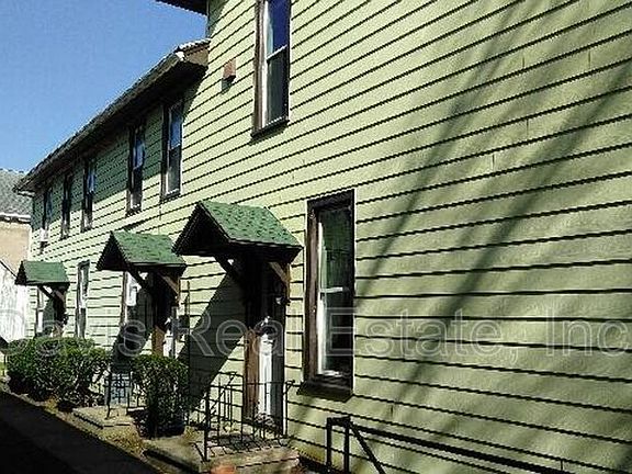 3rd image of 412 Main St APT 3