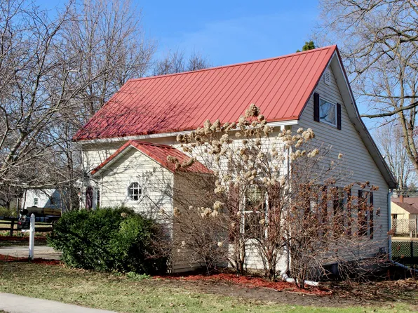 718 7th St, Nevada, IA 50201