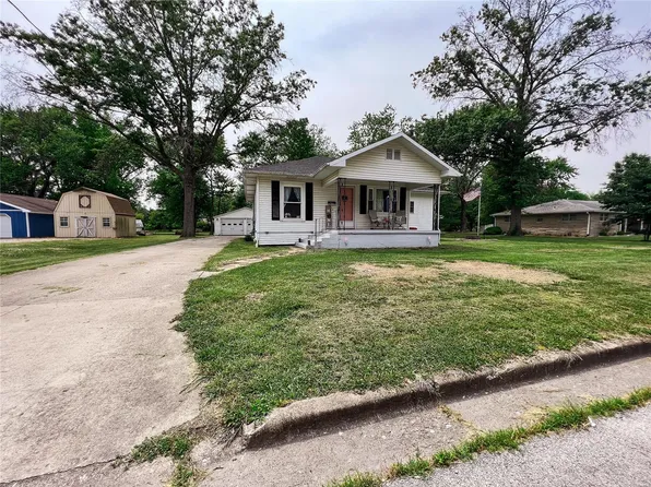 315 N Illinois Ave, Salem, IL 62881