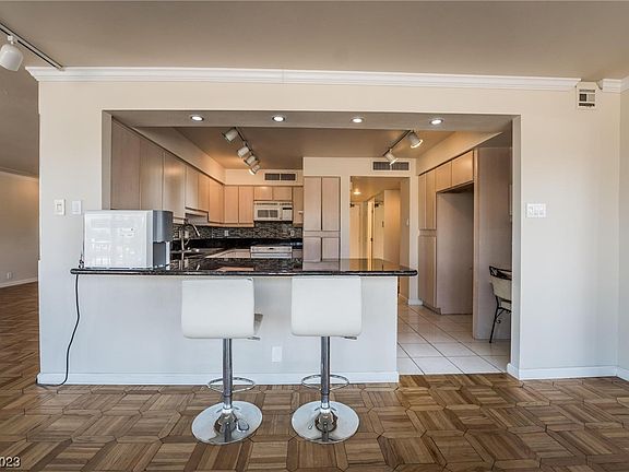 3rd image of 3111 Bel Air Dr Unit 3A