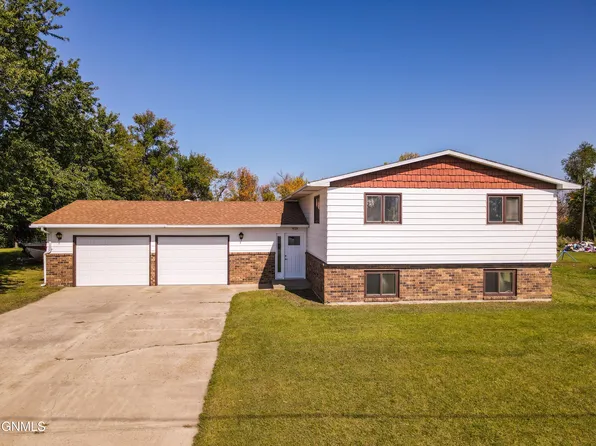 589 6th St SE, Valley City, ND 58072