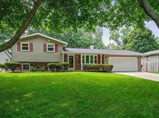 2169 White Oak Ter, Green Bay, WI 54304