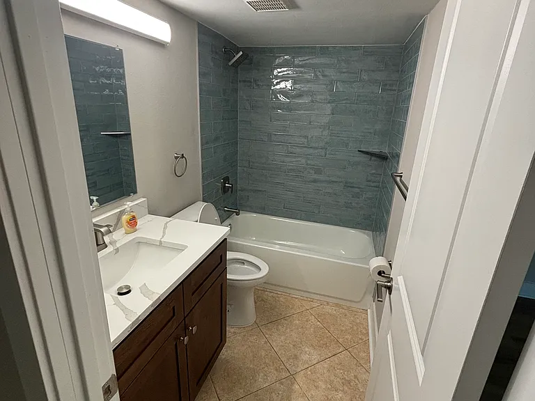 4956 Harbor Villa Ln #105 — Photo 4