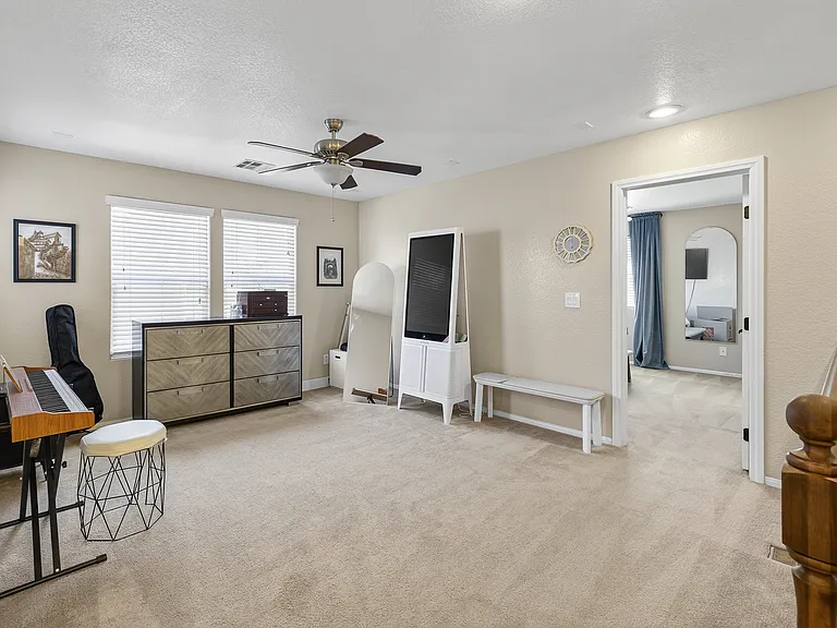 10847 Iona Island Ave — Photo 19