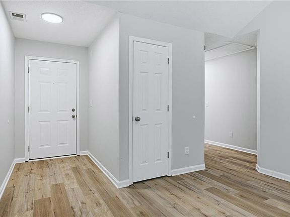 4th image of 5356 Shirewick Dr