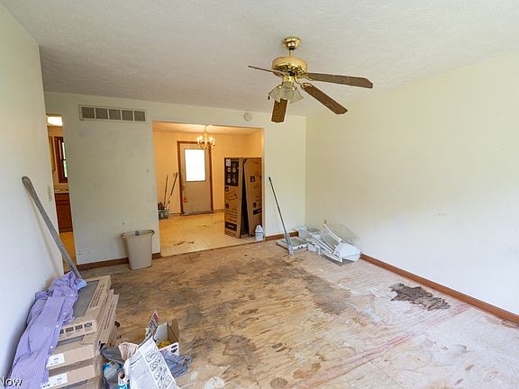 4th image of 1777 Barnes Dr