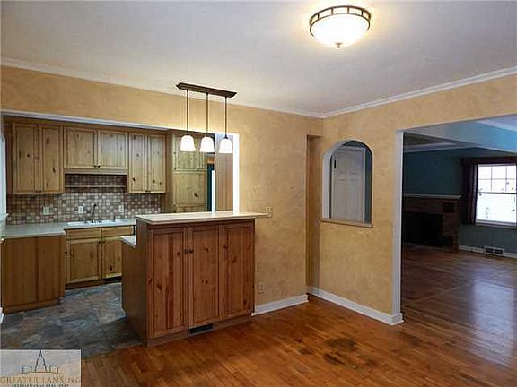 2nd image of 1078 E Lilac Ave
