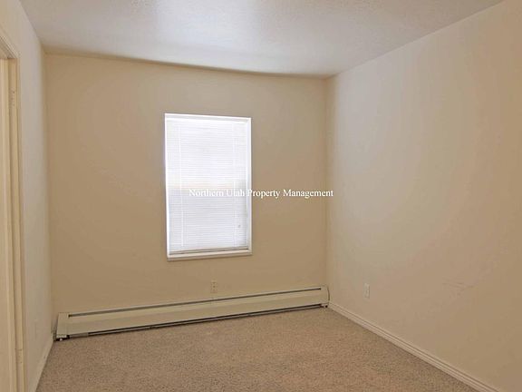 3 Front Room View 2_06032017