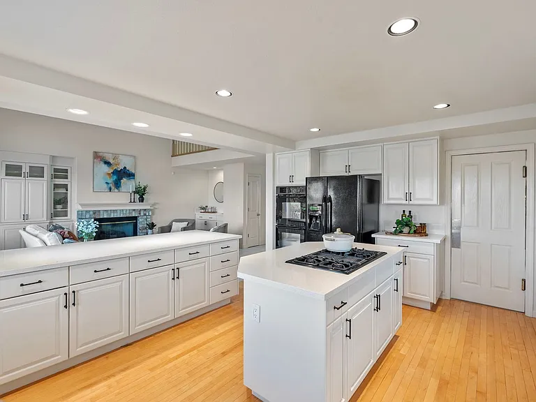 6186 Squires Ln — Photo 6