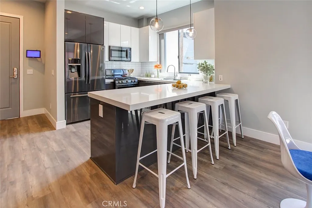 3 bed, 2.5 bath, 1248 sqft, $4,500 — Photo 3
