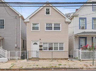 655 Charles St, Perth Amboy, NJ 08861
