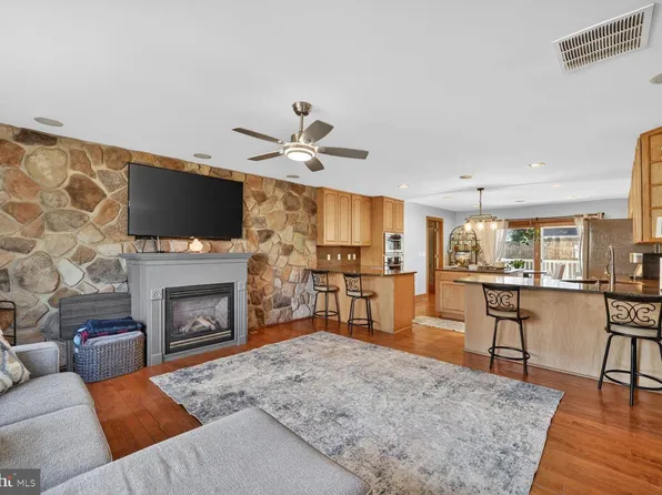 1161 Steamboat Rd, Shady Side, MD 20764