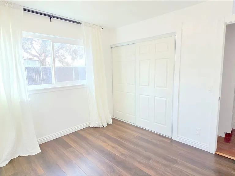 1368 N Balboa Ave — Photo 11