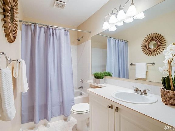 5th image of 18505 SE Newport Way Unit B206