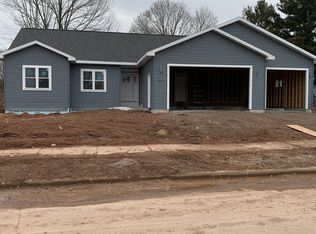 1616 Orchard Dr, Kaukauna, WI 54130