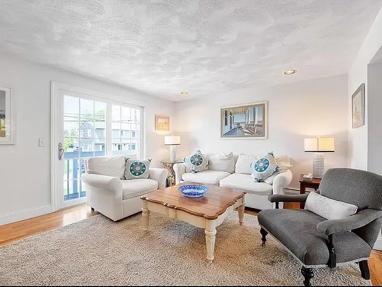 9 Redwood Dr — Photo 6