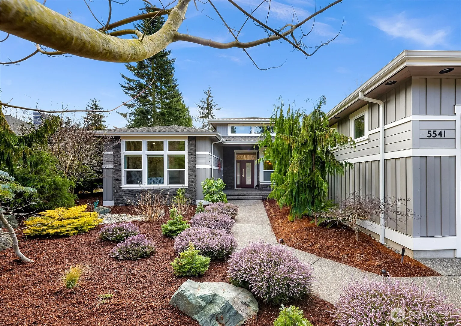5541 Peregrine Way photo 1