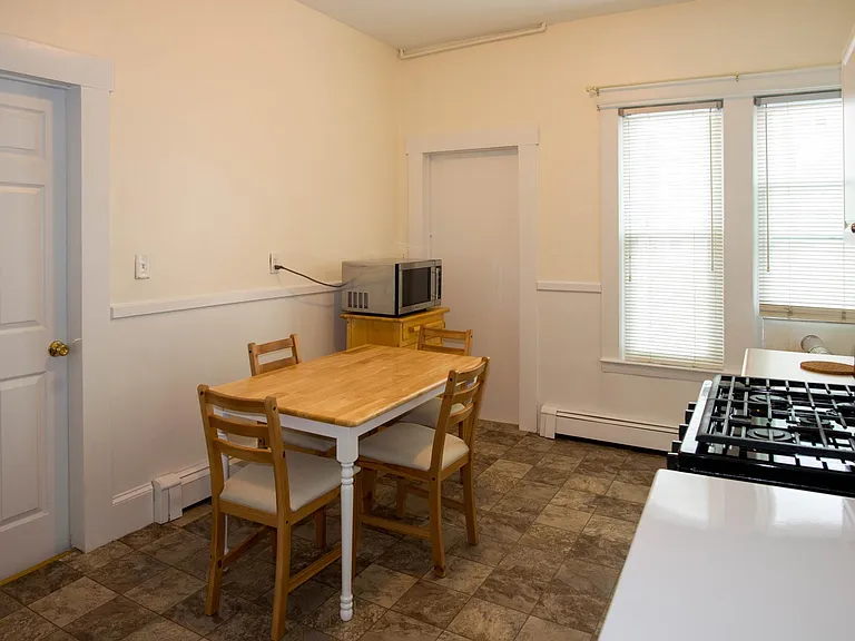42 Everett St #1 — Photo 7