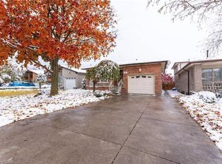 162 Solomon Cres, Hamilton, ON L8W 2G7