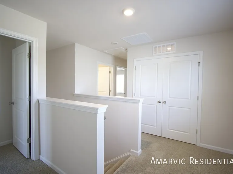 175 Seymour Village Dr — Photo 10