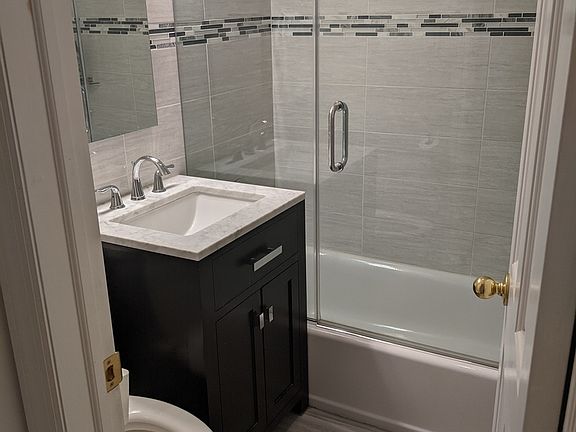 4th image of 211 Thompson St APT 3