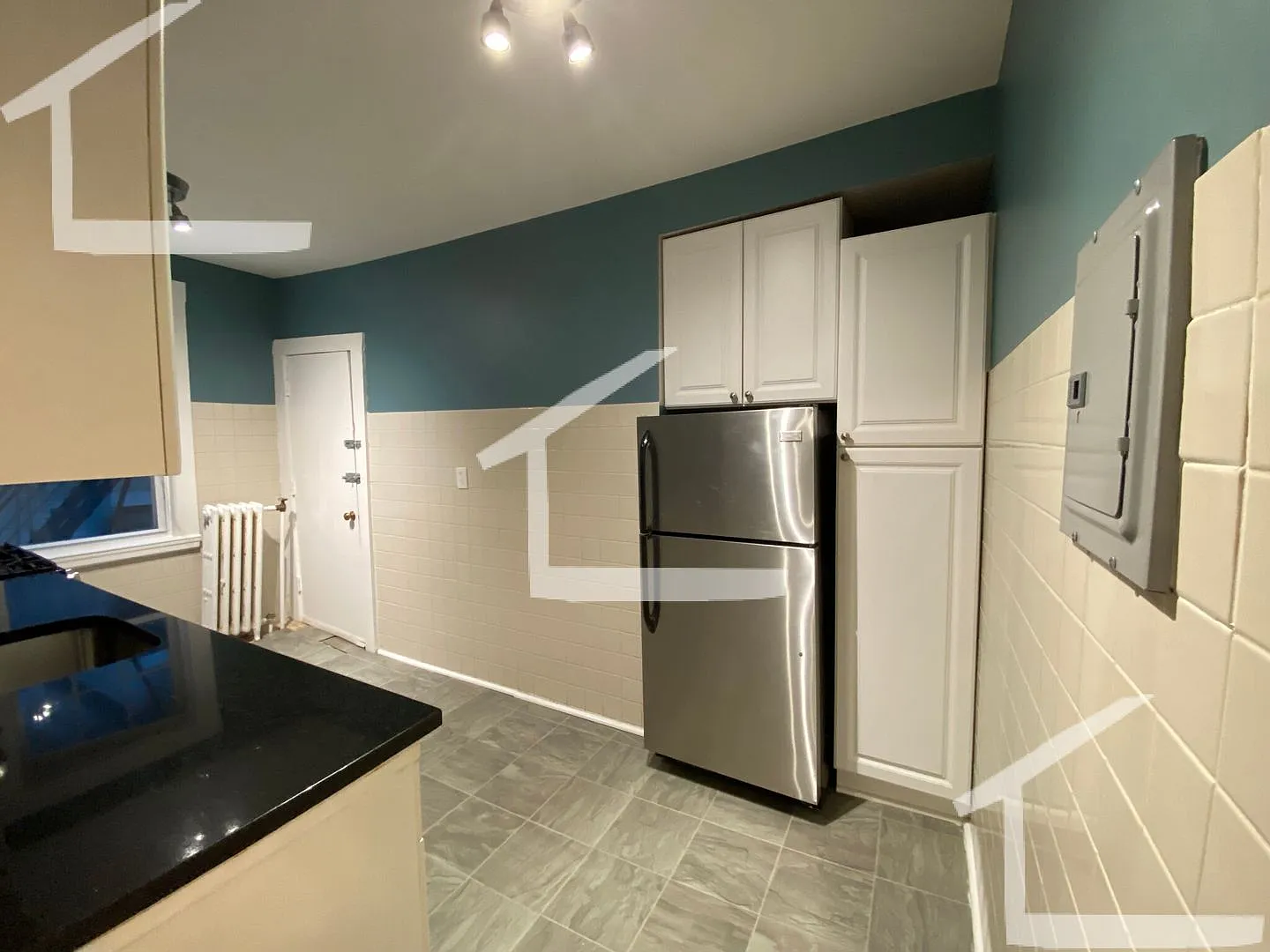 Beautiful Renovated apartment in Brighton — Photo 2