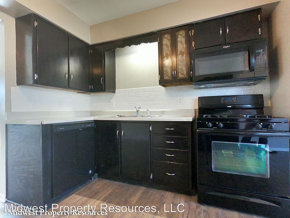 1st image of 809 NE Wien Ave