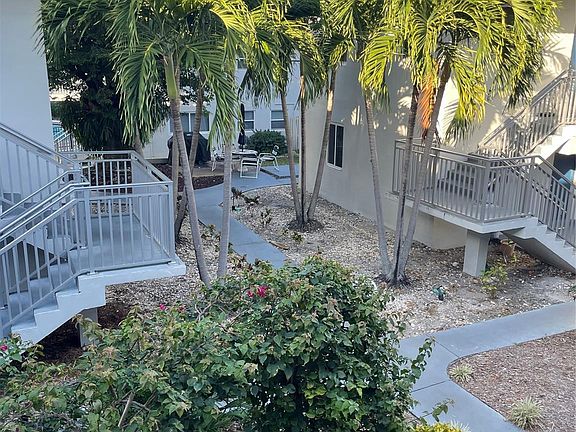 5th image of 1001 SE 16th Street #18
