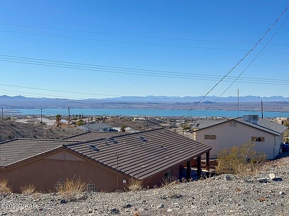 4th image of 3121 Douglas Dr