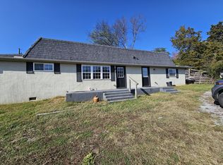 2072 W Lee Hwy APT B, Loudon, TN 37774