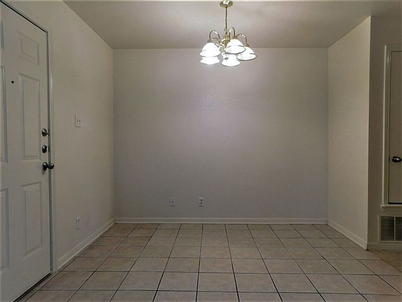 5th image of 1301 Cinch Dr APT B