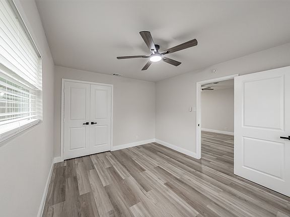 4th image of 404 Simmons Dr