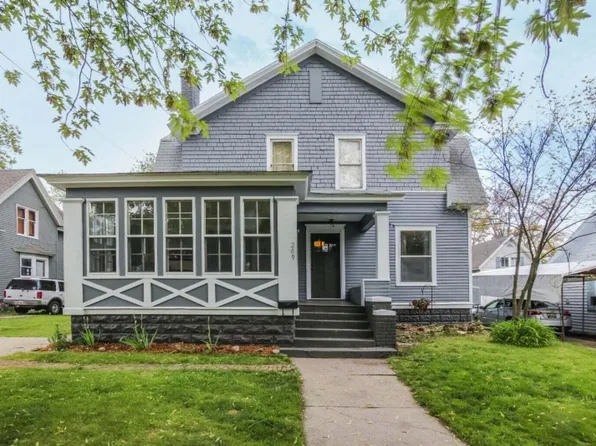 209 Hanover St, Belding, MI 48809
