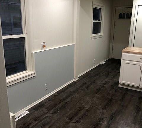 4th image of 23757 Melville Ave