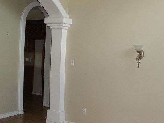 4th image of 3409 Aceves St